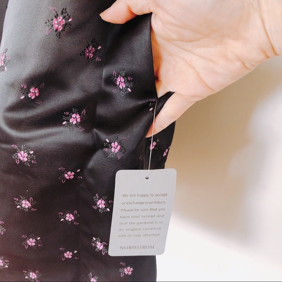 Gal Meets Glam Maude Daisy Satin Jacquard Dress - Picture 5 of 6